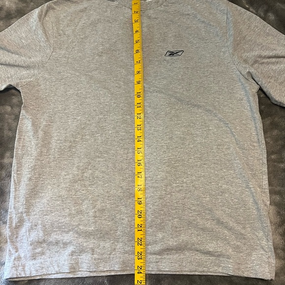 Reebok Tshirt - Picture 4 of 6